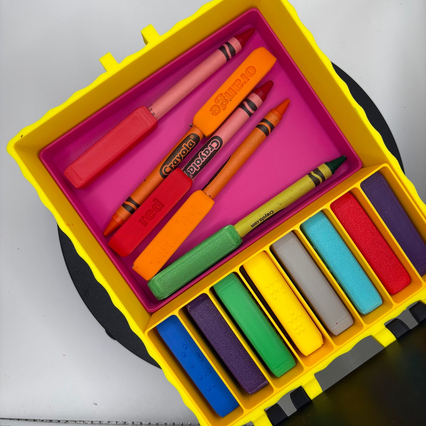 Personalized Braille Crayon Case, High-Contrast Storage Box for Low Vision Kids